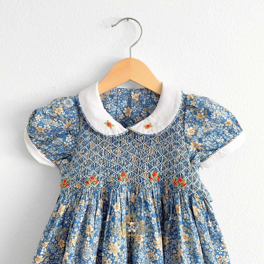 NWT Lovely Girls Smocked Embroidered Dress Boutique Special Occassion Formal 4T - Picture 3 of 5